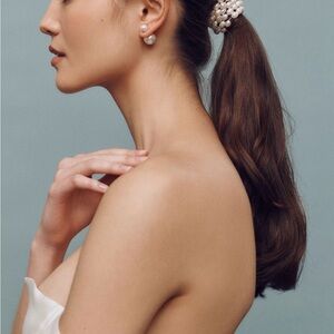 Untamed Petals Jax Pearl Hair Wrap, New